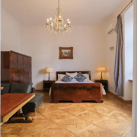 Vintage Florianska Street Apartment